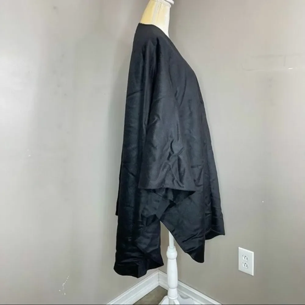 Tom Gutie Baby Alpaca Round Edge Cape Black